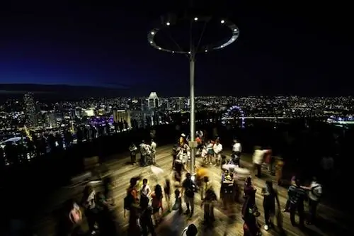 Ночная жизнь в SkyPark