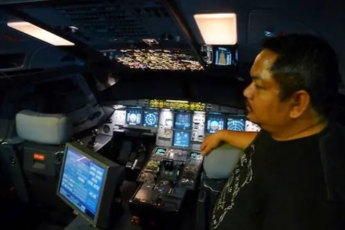 Внутри кабины экипажа А320
