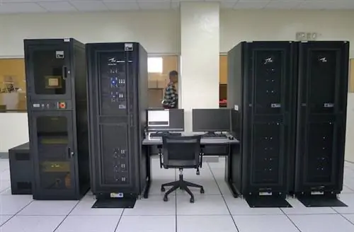 Компьютерный зал симулятора Airbus A320