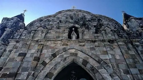 Фасад часовни кладбища Таябас