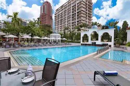 Отель Истана у бассейна