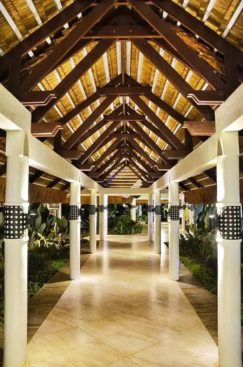 Прихожая на курорте South Palms Beach Resort