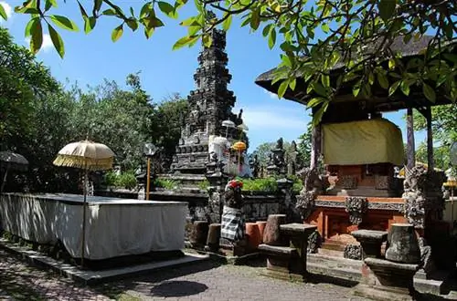Пура Агунг Джагатнатха, фото с сайта baliwww.com