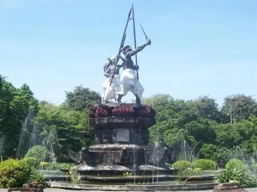 Памятник в Тамани Пупутане