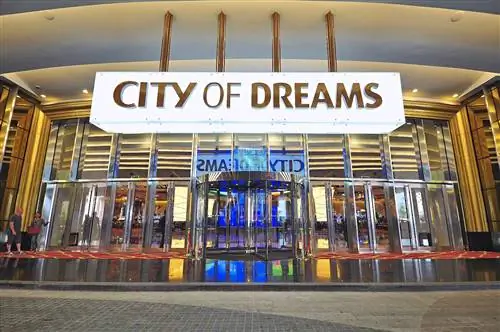 Магазины на бульваре в Городе мечты Манила