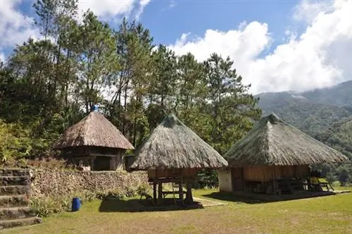 Обзор этнической деревни Банауэ и курорта «Пайн Форест»