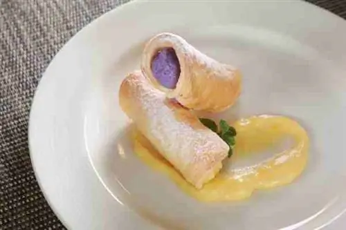 Канноли Убе Рикотта и крем Лангка ресторана Taza Fresh Table