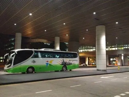 Наш автобус за пределами KLIA