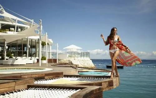 Отдых в пляжном клубе Ibiza