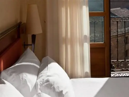 Эн Эйч Саламанка Паласио де Кастельянос