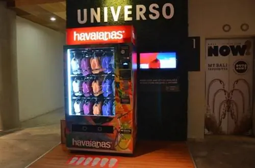 Вендо-автомат Havaianas в торговом центре Beachwalk