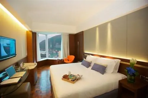 Моя кровать на две ночи в отеле L'Hotel Island South в Гонконге