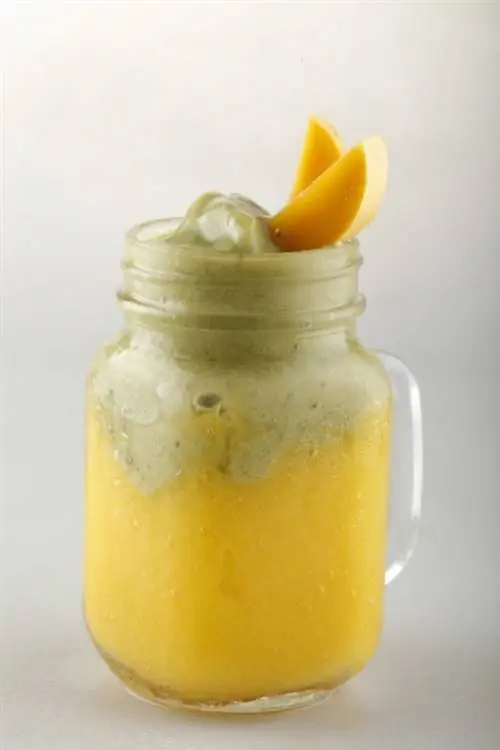 Комбо-шейк из авокадо и манго