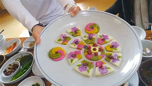 Обед в ресторане Seojichogaddeul в Канныне, Южная Корея