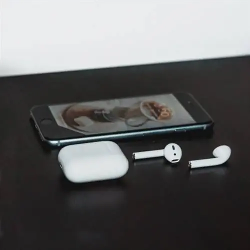 Airpods от Apple