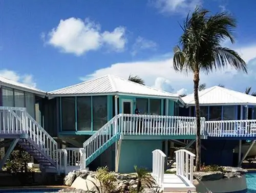 Пляж Трежер-Кей, пристань для яхт и гольф-курорт