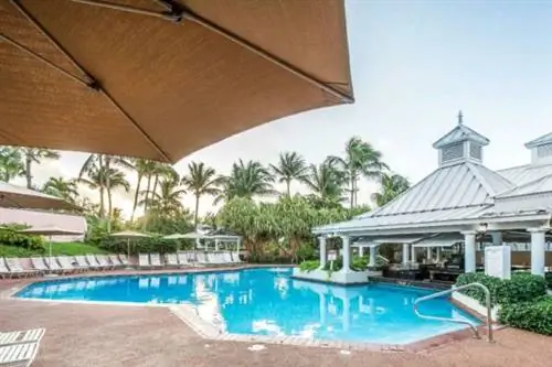 Комфорт Сьютс Парадайз Айленд