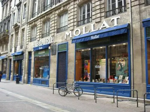 Librairie Mollat от Динкли через Wikipedia CC