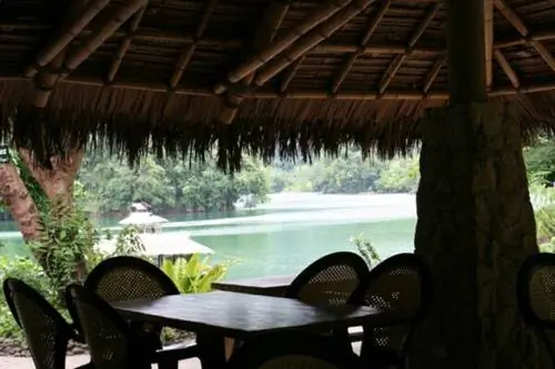 Коттеджи на курорте Balanan Lake Mountain Resort