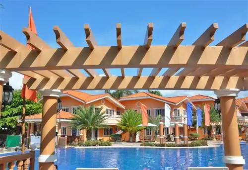Ночь в отеле Estrellas de Mendoza Playa Resort в Сан-Хуан-Батангасе