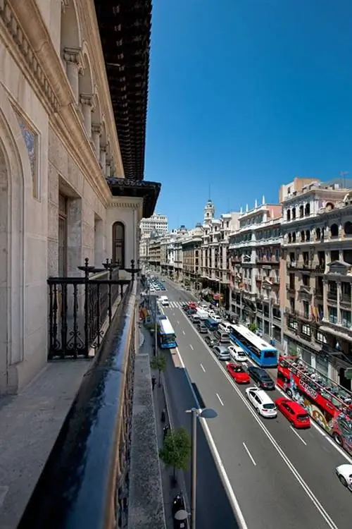 Вид с веранды отеля Catalonia Gran Via