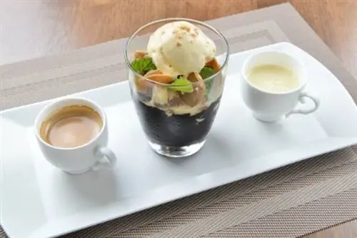 Кофейное желе Barako с мороженым Mantecado