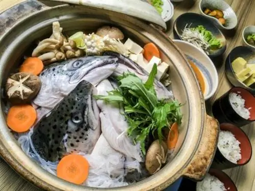 Это восхитительное жаркое из морепродуктов - специальное комплексное меню Китшо ко Дню отца.