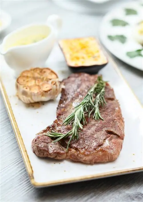 Ужин «шведский стол» с говядиной вагю и черными трюфелями в кафе Marco, Гонконг