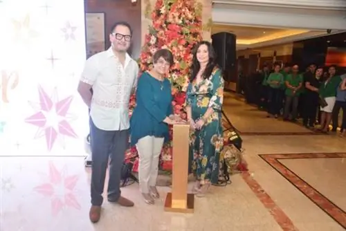 Слева направо: Хуан Мигель Онгсиако, Китчи Бенедикто и Пиа Онгсиако.