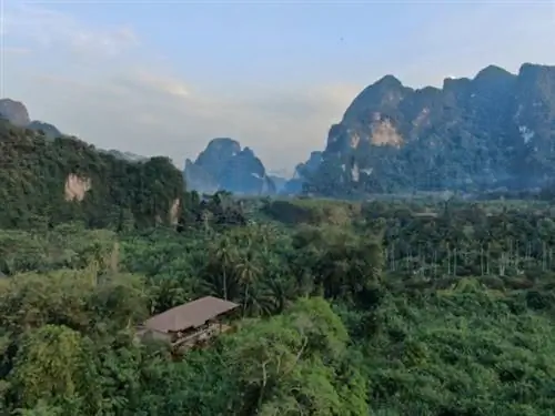 Вид из коттеджа Anurak Community Lodge