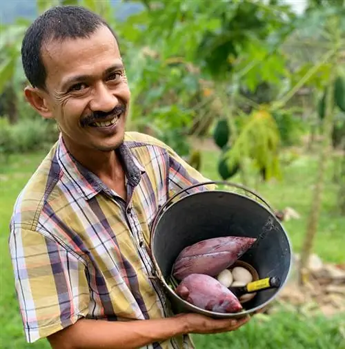 подготовка к приготовлению пищи в джунглях в Анураке