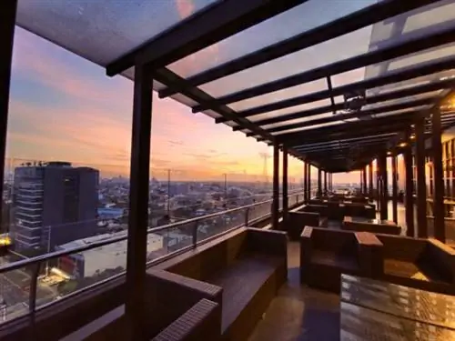 Закат в RedDoorz Premium @ West Avenue Quezon City