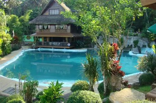 Бассейн в отеле Kamayan sa Palaisdaan Resort