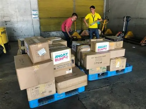 Почти четыре тонны гуманитарной помощи в рамках программы Ангат Бухай вице-президента Лени Робредо было доставлено компанией Cebu Pacific.