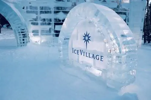 Ледяная деревня на Хоккайдо.