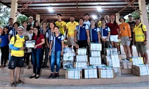 Работа с населением начальной школы в Сан-Хуане, Батангас