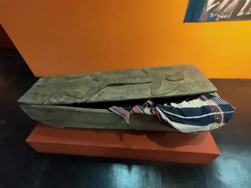 Антикварная деревянная шкатулка из Кордильер.