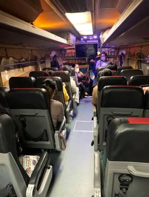 Наконец мы сели в автобус, который отвез нас в наш карантинный центр, которым в моем случае был мотель где-то в Маниле.