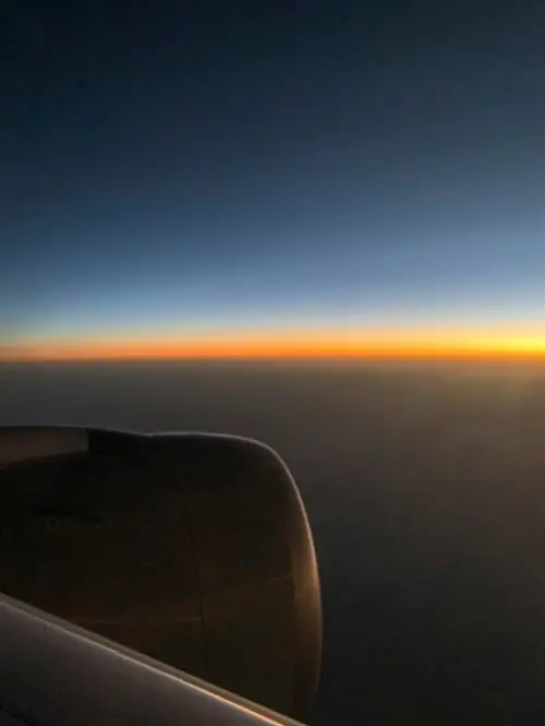 Восход солнца из моего окна сказал мне, что какие бы плохие вещи ни происходили, мир по-прежнему прекрасен.