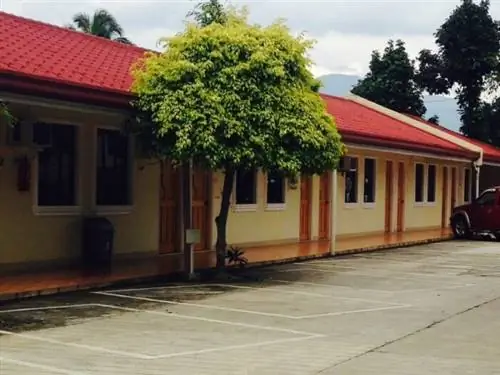 1st Avenue Apartelle в Малайбалай-Сити