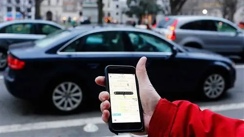 Uber безопаснее использовать, чем обычное такси. [Изображение предоставлено: Марк Уорнер / flickr]