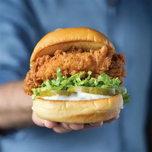 СЛОВО ПТИЦЫ! CHICK’N SHACK СТОЯТСЯ В МАНИЛУ