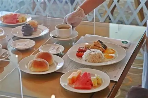 Перчатки Sheraton Manila Bay Pacific Lounge