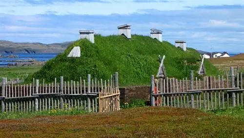 L’Anse Aux Meadows - Объекты канадского наследия Д. Гордона Э. Робертсона - Собственная работа. Лицензия CC BY-SA 3.0 через Commons. L’Anse Aux Meadows - Объекты канадского наследия Д. Гордона Э. Робертсона - Собственная работа. Лицензия CC BY-SA 3.0 через Commons.