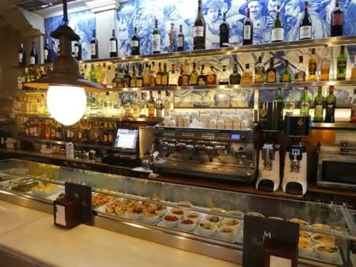 Ресторан Don Mauro на площади Пласа-Майор с баром и тапас