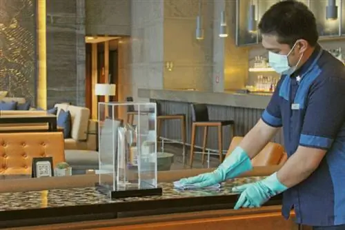 Программа SHIELD компании Diversey проверяет и утверждает организации на основе глобальных санитарных практик.