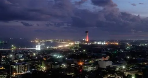 Вид из вестибюля отеля One Central Cebu