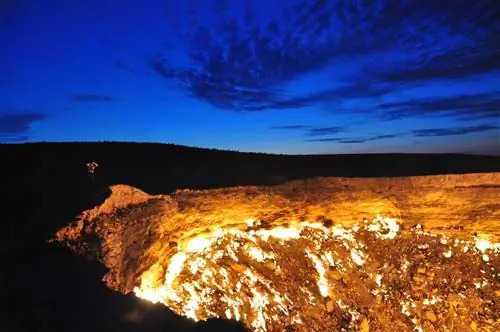 Огненный кратер: говорят, что это врата в ад или это действительно так?