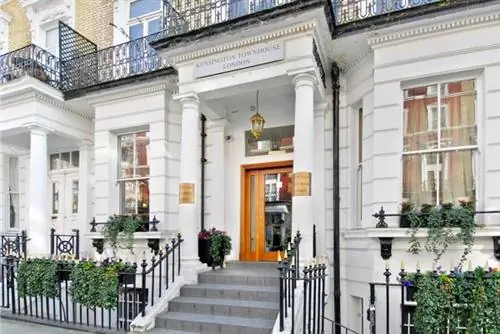 Фасад отеля London Premier Kensington