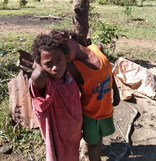 Aeta Kids на острове Карабао, Ромблон
